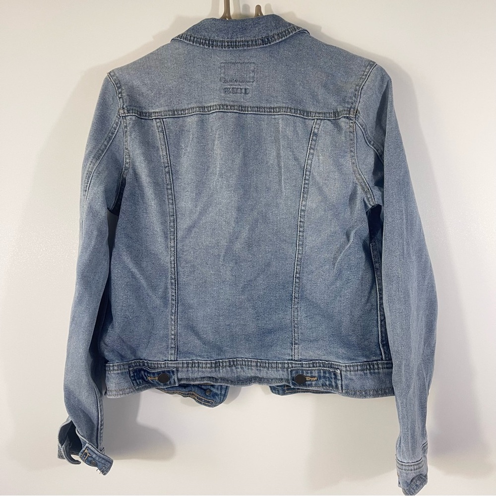 Universal Thread Freeborn Jean Jacket Size Small - Picture 2 of 9